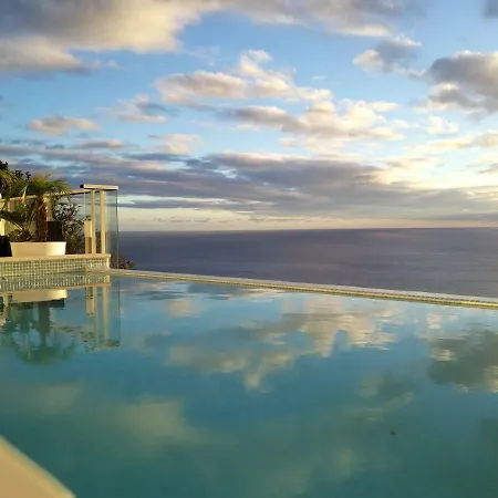A View For You 2 - Infinity Pool Apartment Ribeira Brava